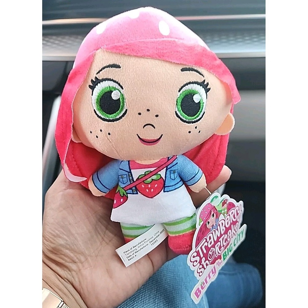Strawberry Shortcake Berry In The Big City Plush 2024